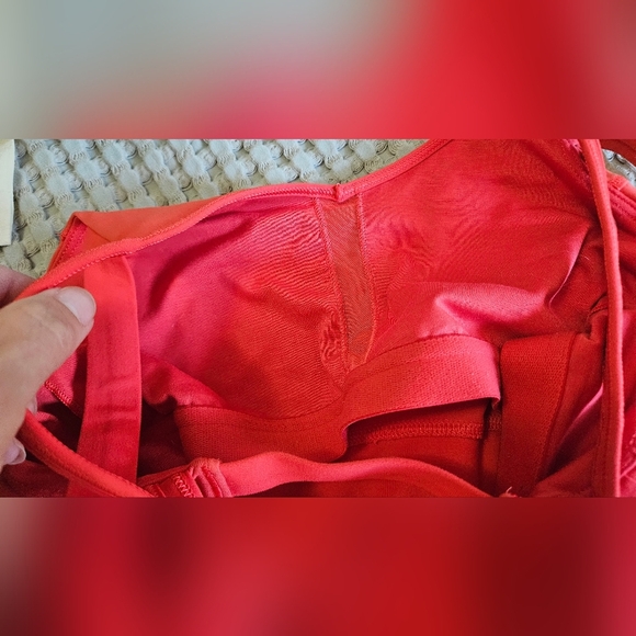 LULULEMON Happy Strappy Tank In Alarming Red.Size 6 - Picture 14 of 15